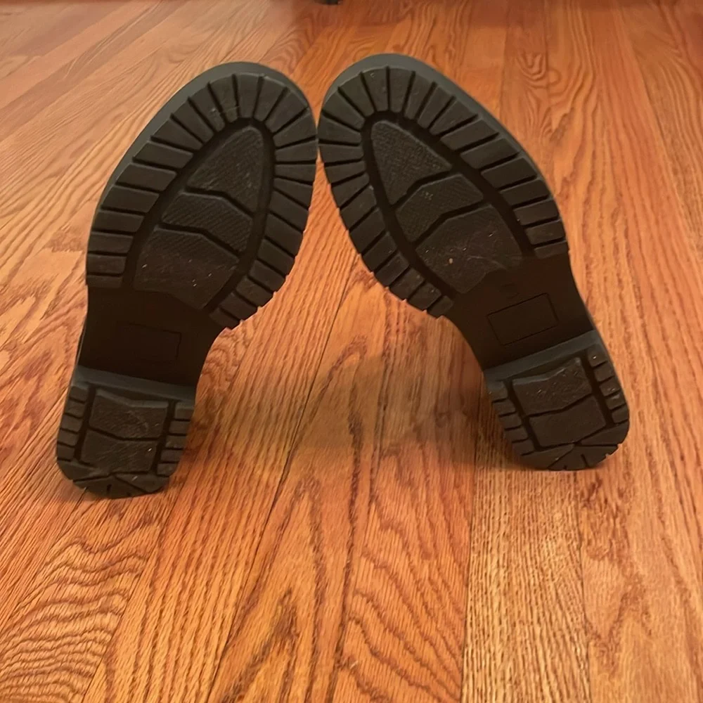 Fun Boots 🥾 - Picture 7 of 9
